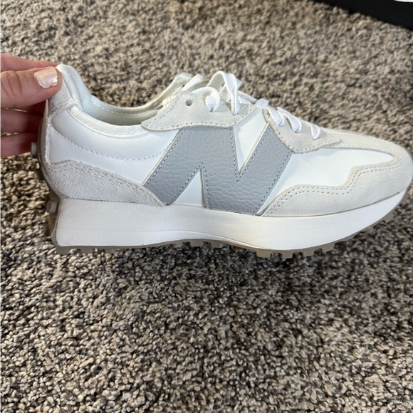 New Balance 327 - Picture 7 of 14